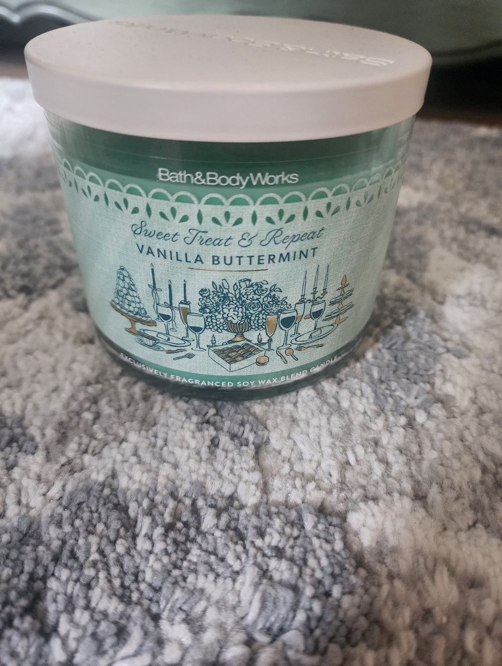 Bath & Body Works Vanilla Buttermint 3-Wick Candle in Mint Green and Cream